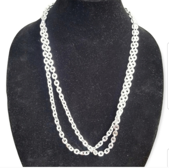 VINTAGE MADE IN GERMANY LONG SILVERTONED LIGHTWEIGHT ALUMINIUM CHAIN NECKLACE - Picture 1 of 5
